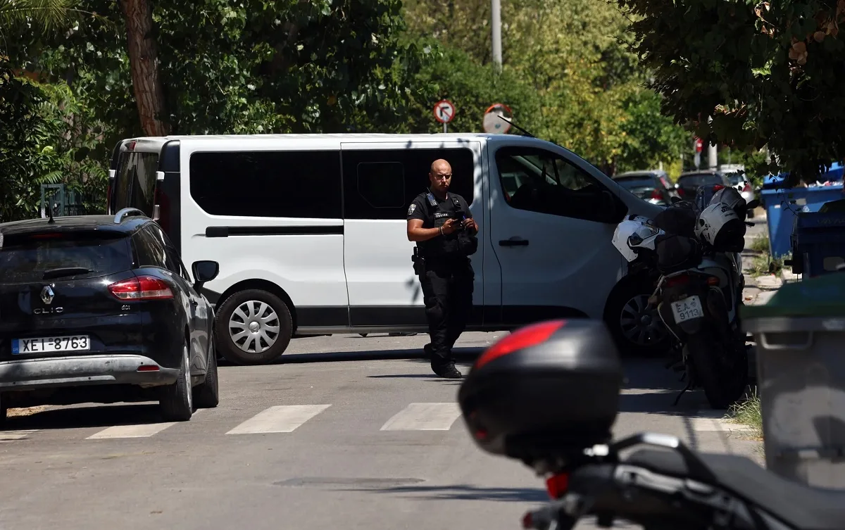 Γυναικοκτονία στο Χαλάνδρι: «Κυρία Ρούλα, βοήθεια, κρατάει μαχαίρι» - Η κραυγή της 47χρονης που κανείς δεν πρόλαβε να σώσει