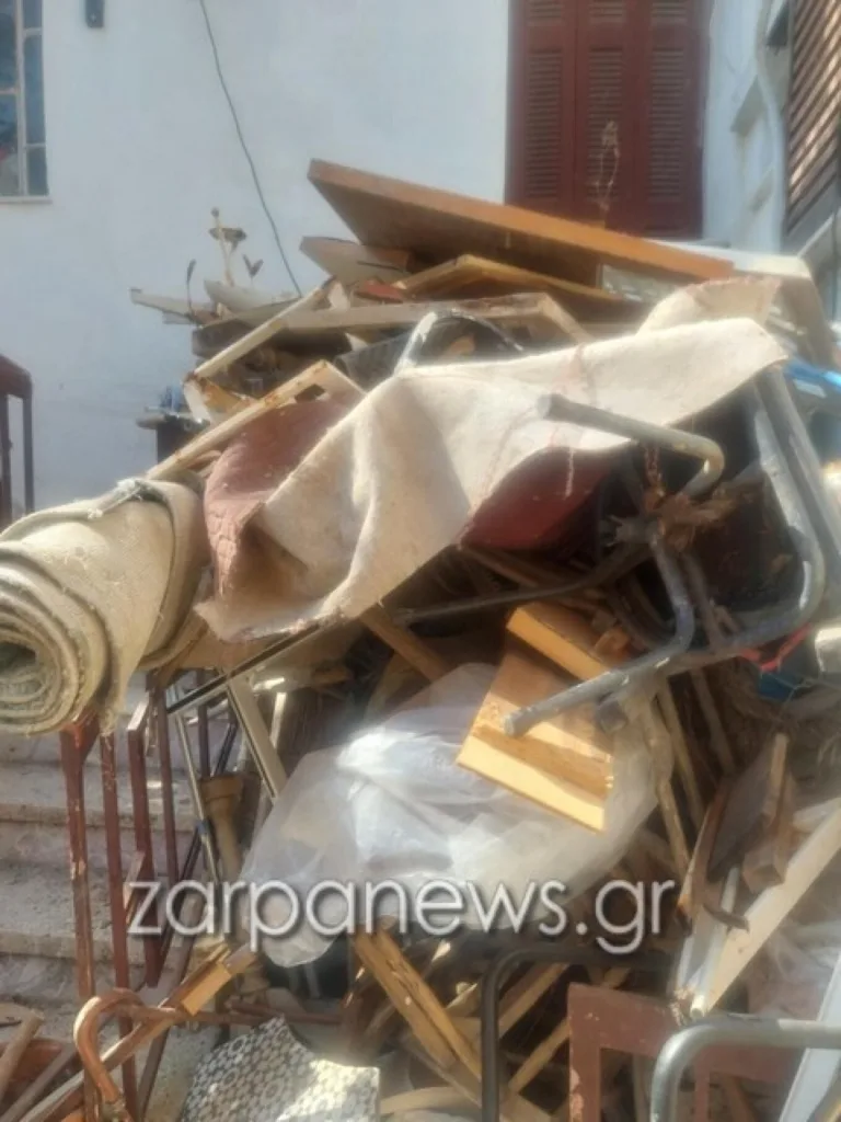 Χανιά: Ιδιοκτήτρια επιτέθηκε σε υπάλληλο του Δήμου που προσπαθούσε να καθαρίσει σπίτι-σκουπιδότοπο