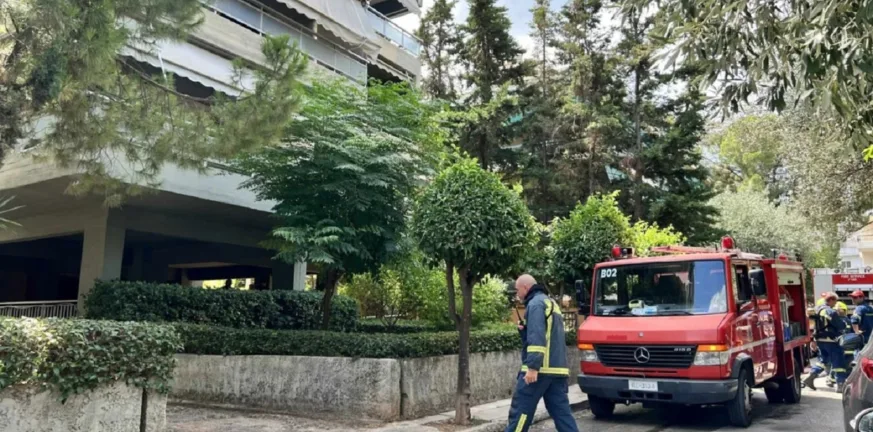 Χολαργός: Συνελήφθη ο άνδρας που είχε ταμπουρωθεί σε διαμέρισμα - Πέταξε μολότοφ από το μπαλκόνι - Χολαργός: Συνελήφθη ο άνδρας που είχε ταμπουρωθεί σε διαμέρισμα - Πέταξε μολότοφ από το μπαλκόνι -