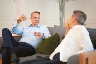 Εσταξε φαρμάκι το ΠΑΣΟΚ για τη συνέντευξη Μητσοτάκη στο «Πρώτο Θέμα»
