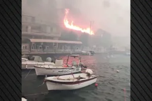 Φωτιά στη Χίο: Απεγκλωβίζουν πολίτες από παραλίες - 11 εκκενώσεις οικισμών,