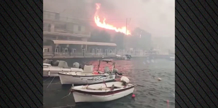 Φωτιά στη Χίο: Απεγκλωβίζουν πολίτες από παραλίες - 11 εκκενώσεις οικισμών,