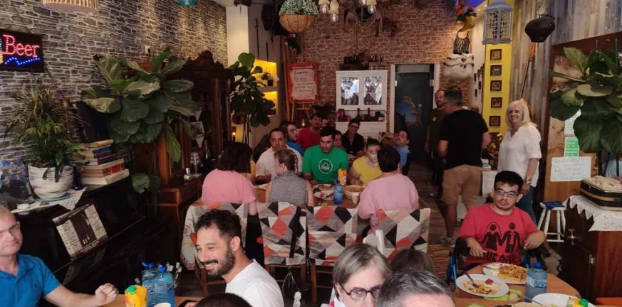 Πάτρα: Γεύμα αγάπης για τα παιδιά του ΕΚΑΜΕ στο «Σουρωτήρι»