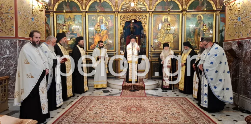 Ράγισαν και οι πέτρες στο τελευταίο «αντίο» στον Αρίστο Τηλιγάδη ΦΩΤΟ Ράγισαν και οι πέτρες στο τελευταίο «αντίο» στον Αρίστο Τηλιγάδη ΦΩΤΟ