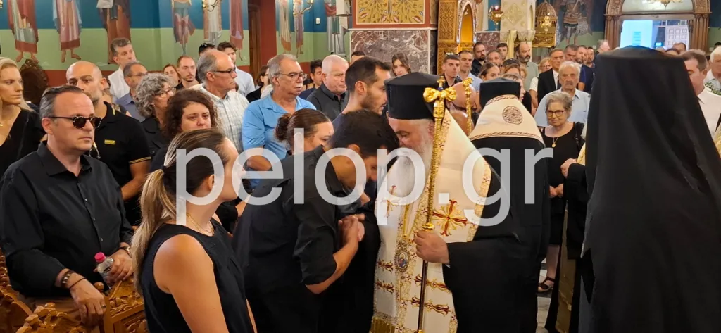 Ράγισαν και οι πέτρες στο τελευταίο «αντίο» στον Αρίστο Τηλιγάδη ΦΩΤΟ