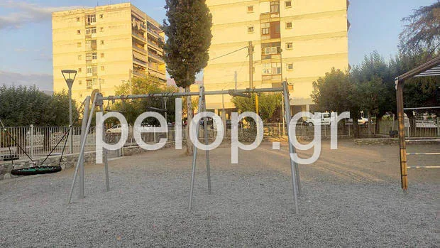 Ζαρουχλέικα-Εργατικές Κατοικίες: Μία γειτονιά σε παρακμή