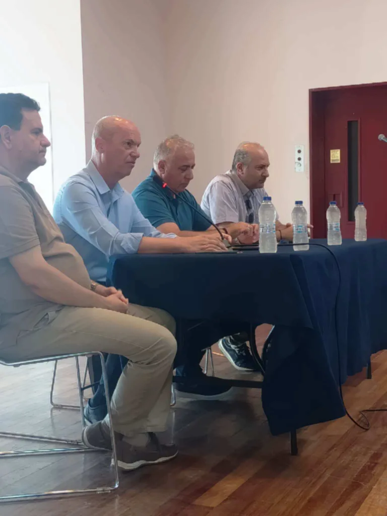 Αιγιάλεια: Αναλαμβάνουν καθήκοντα οι σχολικές καθαρίστριες - Υπέγραψαν τις συμβάσεις τους