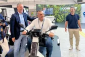 Ο Δημ. Κουρέτας καβάλησε το πρώτο ελληνικό ηλεκτρικό σκούτερ!