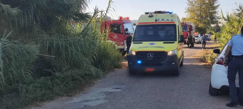 Αγρίνιο: Ηλικιωμένος εγκλωβίστηκε όταν το αυτοκίνητό του ανατράπηκε σε αρδευτικό κανάλι ΦΩΤΟ