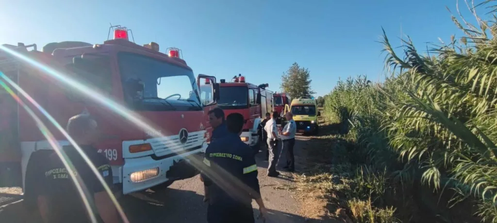 Αγρίνιο: Ηλικιωμένος εγκλωβίστηκε όταν το αυτοκίνητό του ανατράπηκε σε αρδευτικό κανάλι ΦΩΤΟ