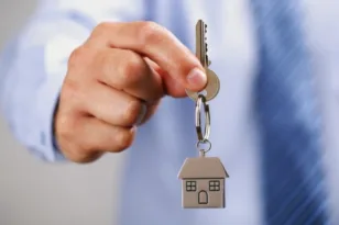 Airbnb: Τι ισχύει για ΦΠΑ, διάρκεια μίσθωσης και ανανεώσεις αδειών, οι νέες οδηγίες για φυσικά και νομικά πρόσωπα