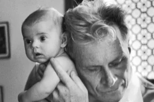 Ο τυφλός γιατρός που έφερε στον κόσμο πάνω από 4.000 μωρά!