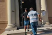 Ελεύθεροι με όρους οι τρεις ανήλικοι για τον ξυλοδαρμό 15χρονου στην Πάτρα