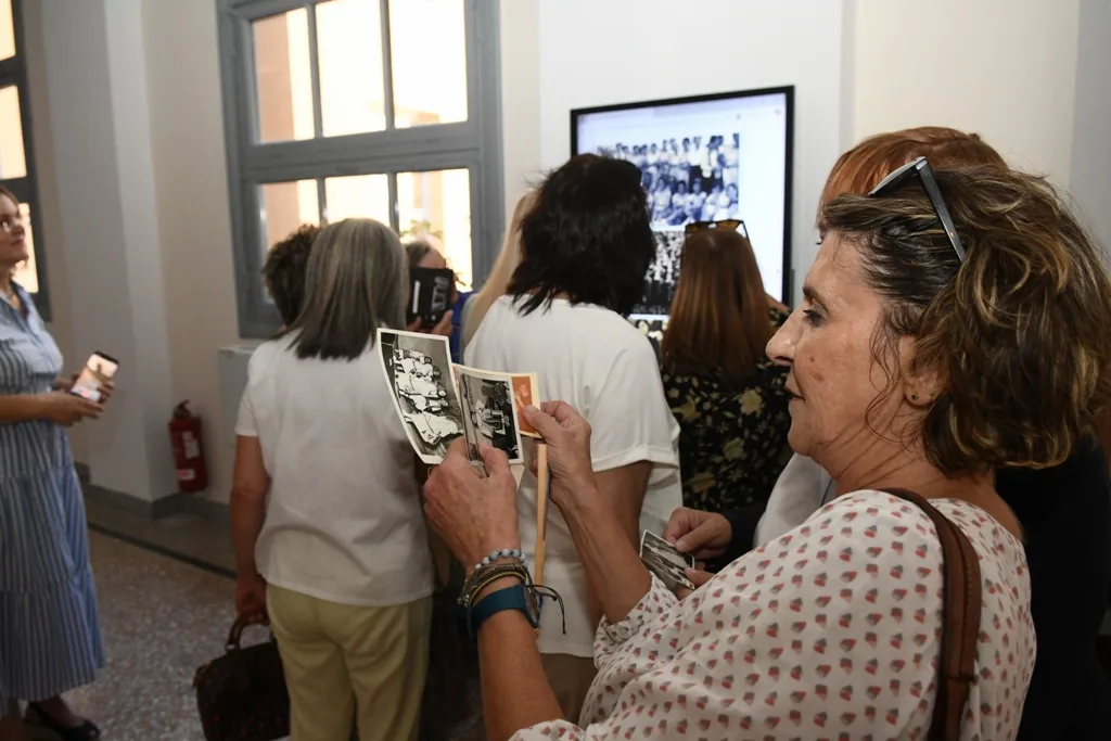Πάτρα: Όταν οι μαθήτριες γύρισαν "σπίτι": Οι απόφοιτες του Αρσακείου του ’75 ξανά στο ιστορικό τους σχολείο ΦΩΤΟ