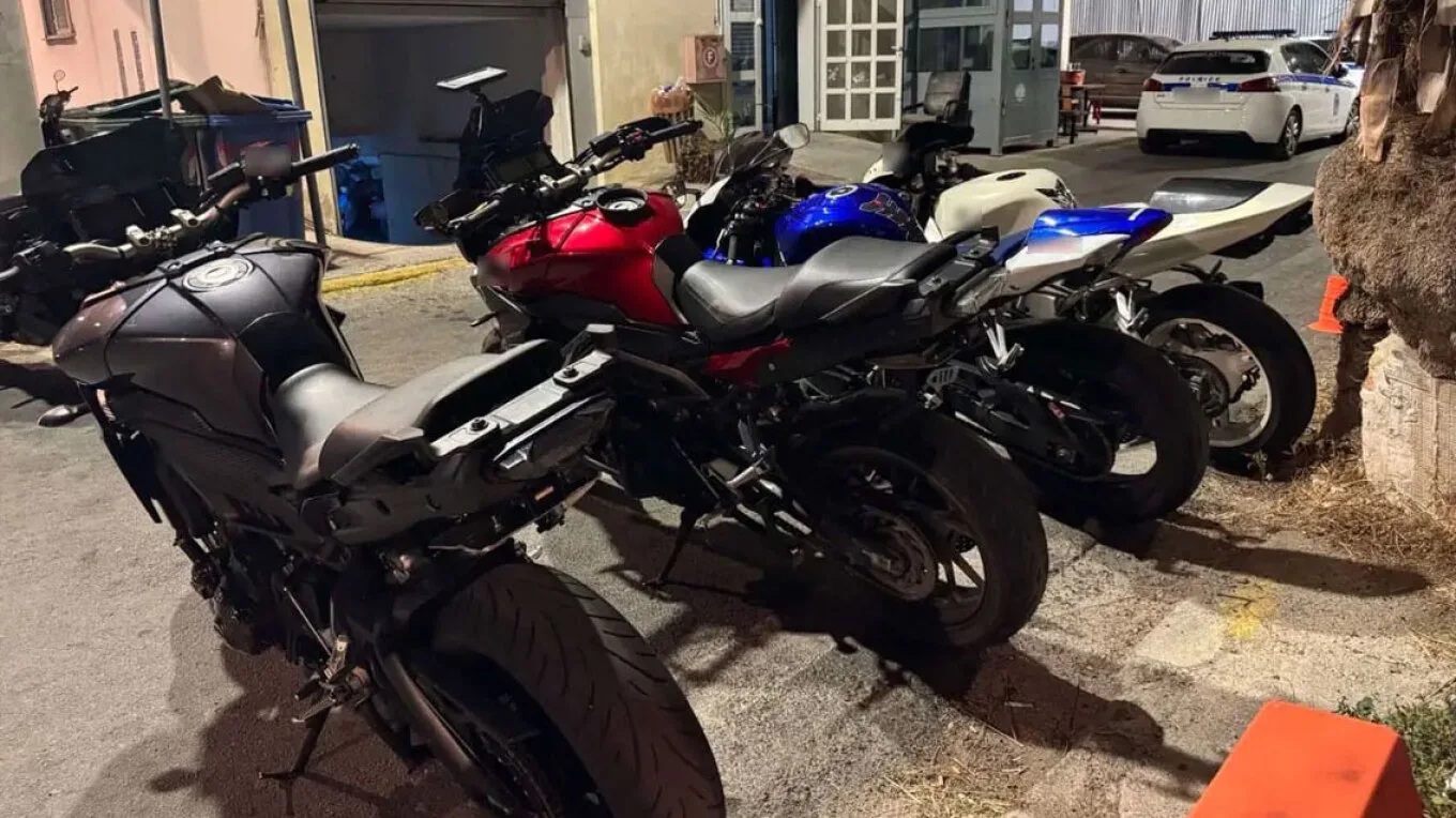 Καταδίωξη από τη Βαρυμπόμπη ως το ΣΕΦ για να συλληφθούν μοτοσικλετιστές που έκαναν κόντρες