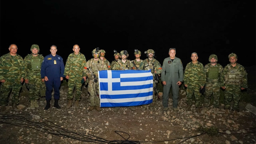 Επίδειξη ισχύος: Σενάριο ανακατάληψης βραχονησίδας στην αιφνιδιαστική άσκηση των Ενόπλων Δυνάμεων ΦΩΤΟ-ΒΙΝΤΕΟ