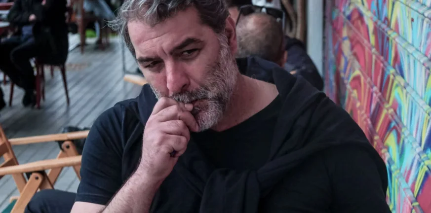 «Δεν μου είπε ποτέ ότι παρέσυρε 3 αυτοκίνητα και μάζεψε μια μάντρα», ο αστυνομικός που μίλησε με συνεργάτιδα του Μπισμπίκη