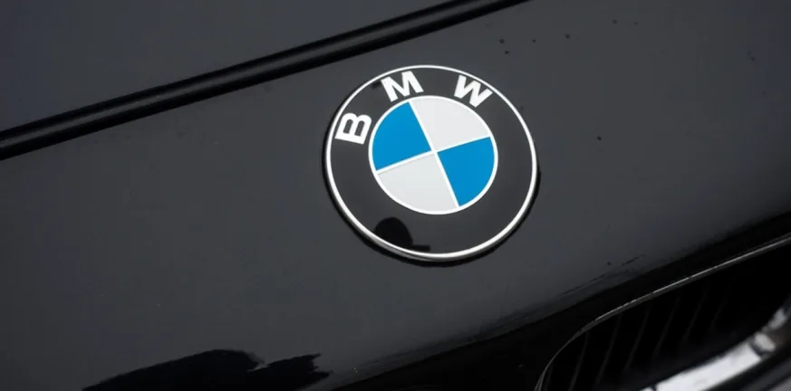 Η BMW ανακαλεί πάνω από 330.000 αυτοκίνητα για πρόβλημα στη μίζα - Σε ποιες χώρες
