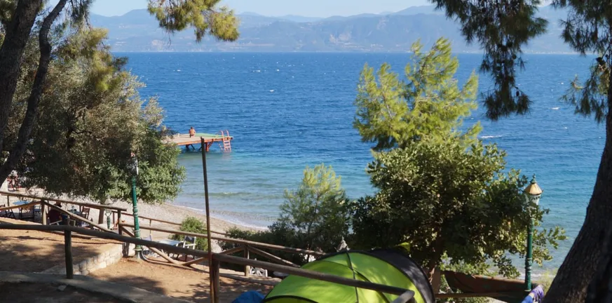 Ισχυροί άνεμοι παρέσυραν δύο νεαρούς με SUP στο Λαμπίρι... Ισχυροί άνεμοι παρέσυραν δύο νεαρούς με SUP στο Λαμπίρι...