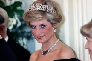 Πριγκίπισσα Diana: Άνοιξε η «χρονοκάψουλα» που είχε σφραγιστεί πριν 34 χρόνια στο Λονδίνο