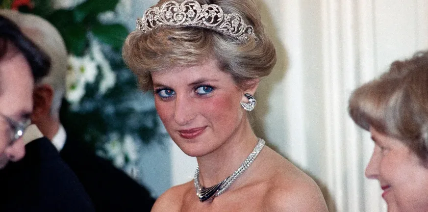 Πριγκίπισσα Diana: Άνοιξε η «χρονοκάψουλα» που είχε σφραγιστεί πριν 34 χρόνια στο Λονδίνο