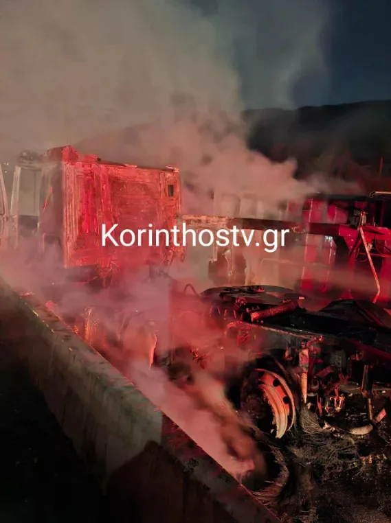 Φωτιά σε νταλίκα με ξυλεία στην Πατρών-Κορίνθου ΦΩΤΟ-ΒΙΝΤΕΟ