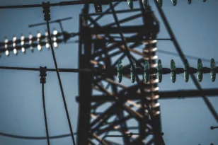 Πάρνηθα: Από πυλώνα της ΔΕΔΔΗΕ ξεκίνησε η πυρκαγιά