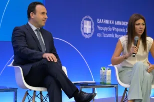 Αποκάλυψη στη ΔΕΘ: 14.806 αποβολές μαθητών για χρήση κινητού τηλεφώνου στα σχολεία