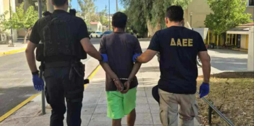 Νέα στοιχεία για τον «δράκο» που συνελήφθη για σεξουαλικές επιθέσεις στο Αιγάλεω - ΒΙΝΤΕΟ ντοκουμέντο Νέα στοιχεία για τον «δράκο» που συνελήφθη για σεξουαλικές επιθέσεις στο Αιγάλεω - ΒΙΝΤΕΟ ντοκουμέντο
