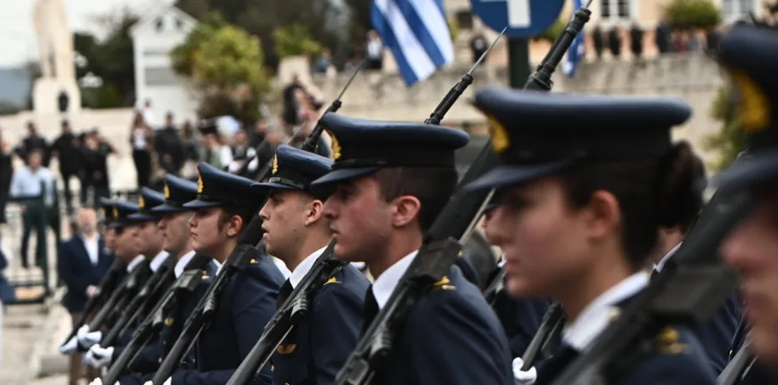 Πρώτη αύξηση για τους ένστολους από τον Οκτώβριο, μέχρι δύο μισθούς τον χρόνο! Πρώτη αύξηση για τους ένστολους από τον Οκτώβριο, μέχρι δύο μισθούς τον χρόνο!
