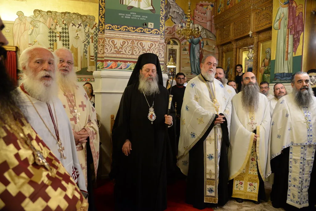 Πάτρα: Πλήθος πιστών στον εορτασμό της Αγίας Σοφίας και των θυγατέρων της ΦΩΤΟ