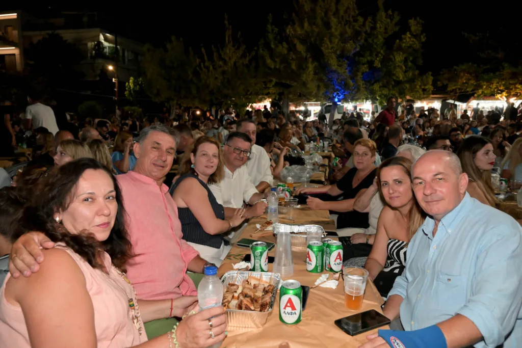 Χρώματα, ενθουσιασμός και χαμόγελα σε τριήμερο γλέντι στους Αμπελόκηπους ΦΩΤΟ