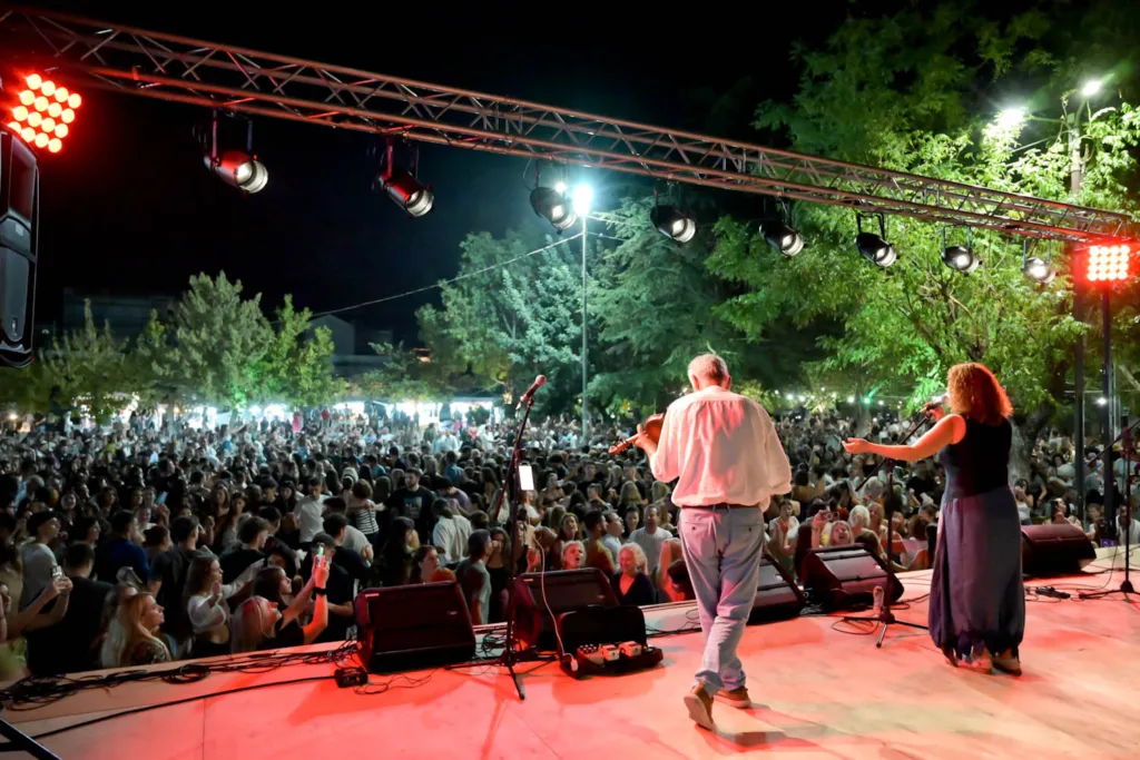 Χρώματα, ενθουσιασμός και χαμόγελα σε τριήμερο γλέντι στους Αμπελόκηπους ΦΩΤΟ