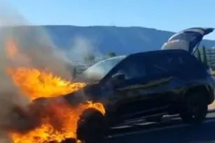 Αυτοκίνητο σε τυλίχτηκε στις φλόγες στην Αττική Οδό