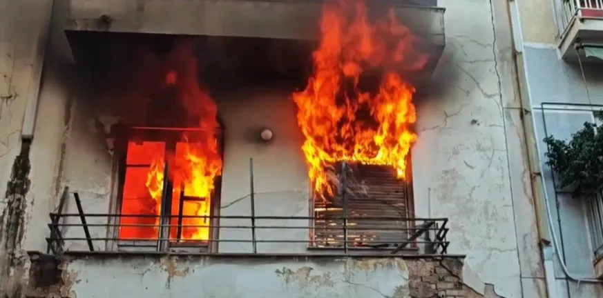 Μεταξουργείο: Φωτιά σε εγκαταλελειμμένο κτήριο, επιχείρηση της Πυροσβεστικής Μεταξουργείο: Φωτιά σε εγκαταλελειμμένο κτήριο, επιχείρηση της Πυροσβεστικής