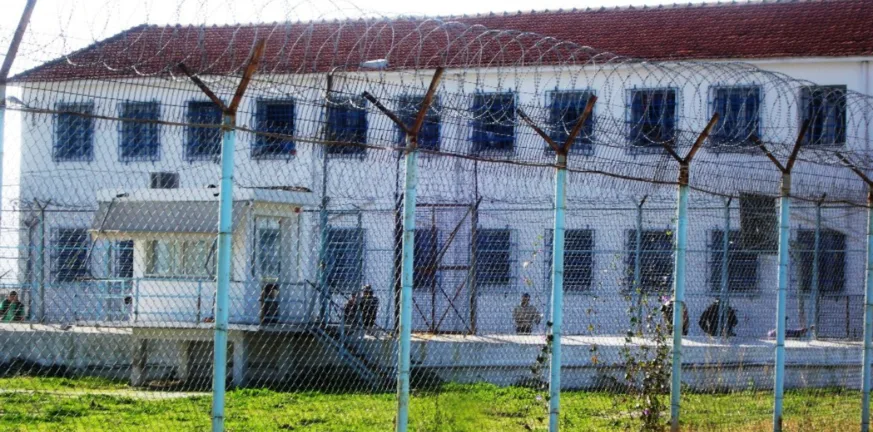 Επεισόδια στις φυλακές Κασσαβέτειας: Κρατούμενοι επιτέθηκαν σε φρουρούς