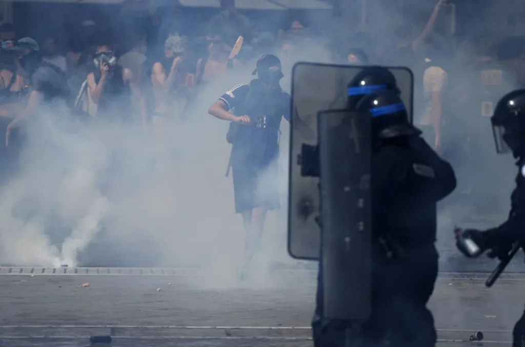 Γαλλία: Ταραχές, πάνω από 175.000 μετείχαν στις διαδηλώσεις, ΦΩΤΟ, ΒΙΝΤΕΟ