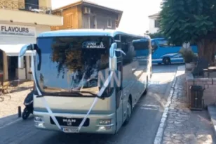Γαμπρός στη Ναύπακτο πήγε στην εκκλησία με 19 λεωφορεία! ΦΩΤΟ, ΒΙΝΤΕΟ
