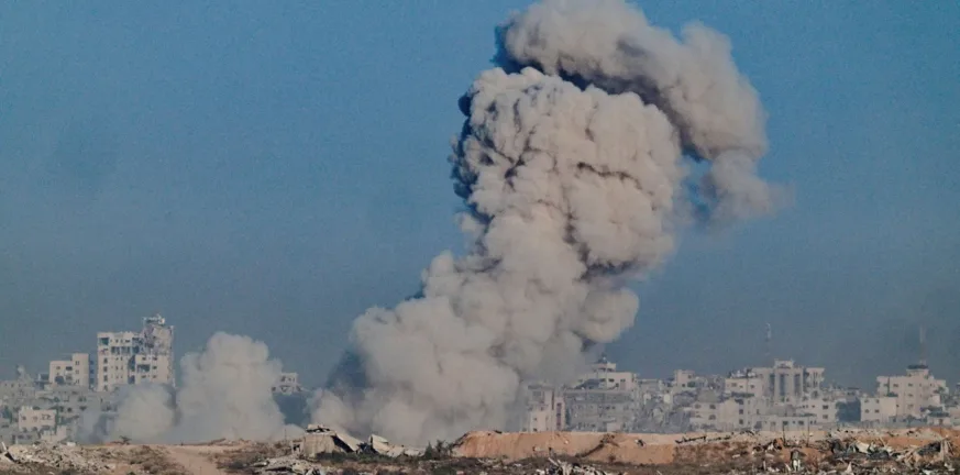 Σφοδρές αεροπορικές επιδρομές στη Γάζα μετά την εντολή Νετανιάχου Σφοδρές αεροπορικές επιδρομές στη Γάζα μετά την εντολή Νετανιάχου