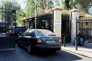 Ποινική δίωξη για «φακελάκι» στον διευθυντή της Καρδιοχειρουργικής του Ιπποκρατείου – Συνελήφθη με 5.000 ευρώ προσημειωμένα