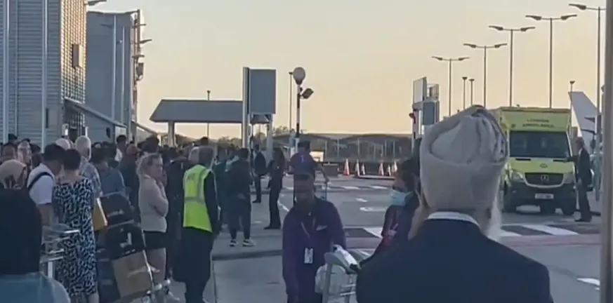 Λονδίνο: Φωτιά στο Χίθροου! Εκκενώθηκε τερματικός σταθμός