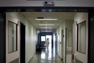 «Έβλεπε» παθολογικά αίτια στα νεκρά βρέφη της Αμαλιάδας και τέθηκε σε αργία ο ιατροδικαστής Ανδρέας Γκότσης