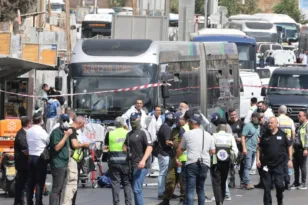 Ισραήλ: Θα κατεδαφίσει τα σπίτια Παλαιστινίων που σκότωσαν έξι ανθρώπους σε στάση λεωφορείου