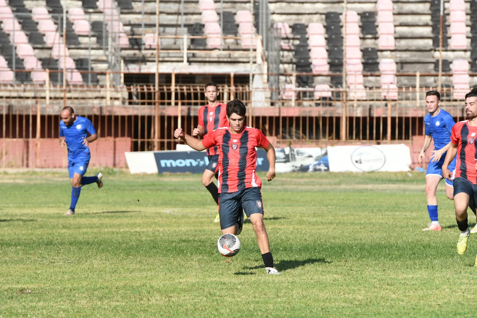 Πιέζει η Παναχαϊκή, όλα ισοπαλία στο ημίχρονο