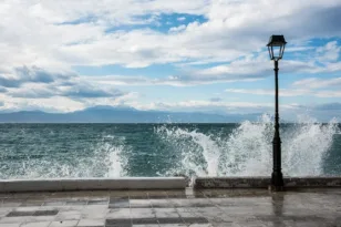 Καιρός: Ανεμοι έως 8 μποφορ και καταιγίδες σήμερα 18/9, η πρόγνωση για την Πάτρα
