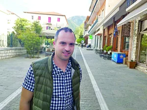 Εμπορικός Σύλλογος Καλαβρύτων: Χειμερινός προορισμός με… εκκρεμότητες - Στέγαση, πάρκινγκ και πεζοδρόμια