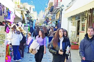 Εμπορικός Σύλλογος Καλαβρύτων: Χειμερινός προορισμός με… εκκρεμότητες – Στέγαση, πάρκινγκ και πεζοδρόμια
