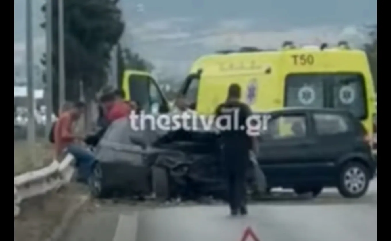 Τροχαίο τεσσάρων ΙΧ κι ενός φορτηγού στη Θεσσαλονίκης – Μουδανιών ΒΙΝΤΕΟ