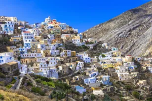 Το ελληνικό νησί που ξεχωρίζει για πεζοπορία, ποδηλασία, αναρρίχηση και καταδύσεις