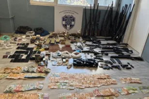 Εγκληματική οργάνωση Κρήτης: Ένα ολόκληρο δωμάτιο με ναρκωτικά, όπλα, μετρητά και εκρηκτικά!